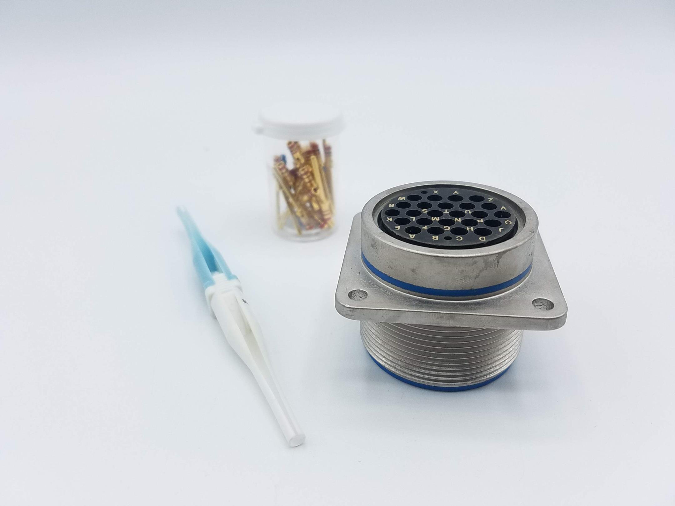 תמונה  של מספר מלאי לאומי 5935-01-067-7894